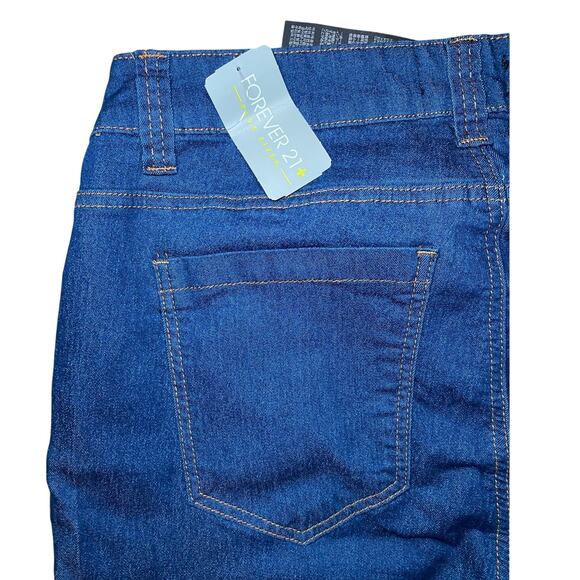Forever 21 dark washed plus size jeans! - Picture 3 of 6